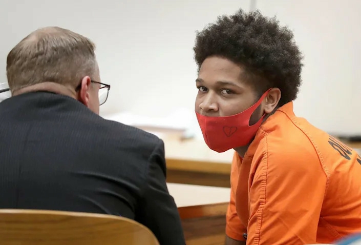 Fox River Mall Shooting: Teen, Dezman Ellis, sentenced to 40 years in prison